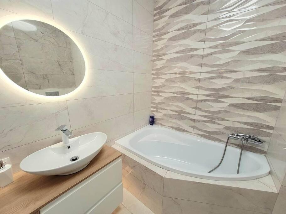 Apartment Sophie 3 Rooms, 2 Bathrooms, 8 Persons Krakau Buitenkant foto