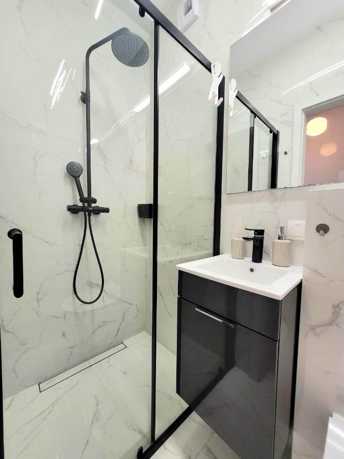Apartment Sophie 3 Rooms, 2 Bathrooms, 8 Persons Krakau Buitenkant foto